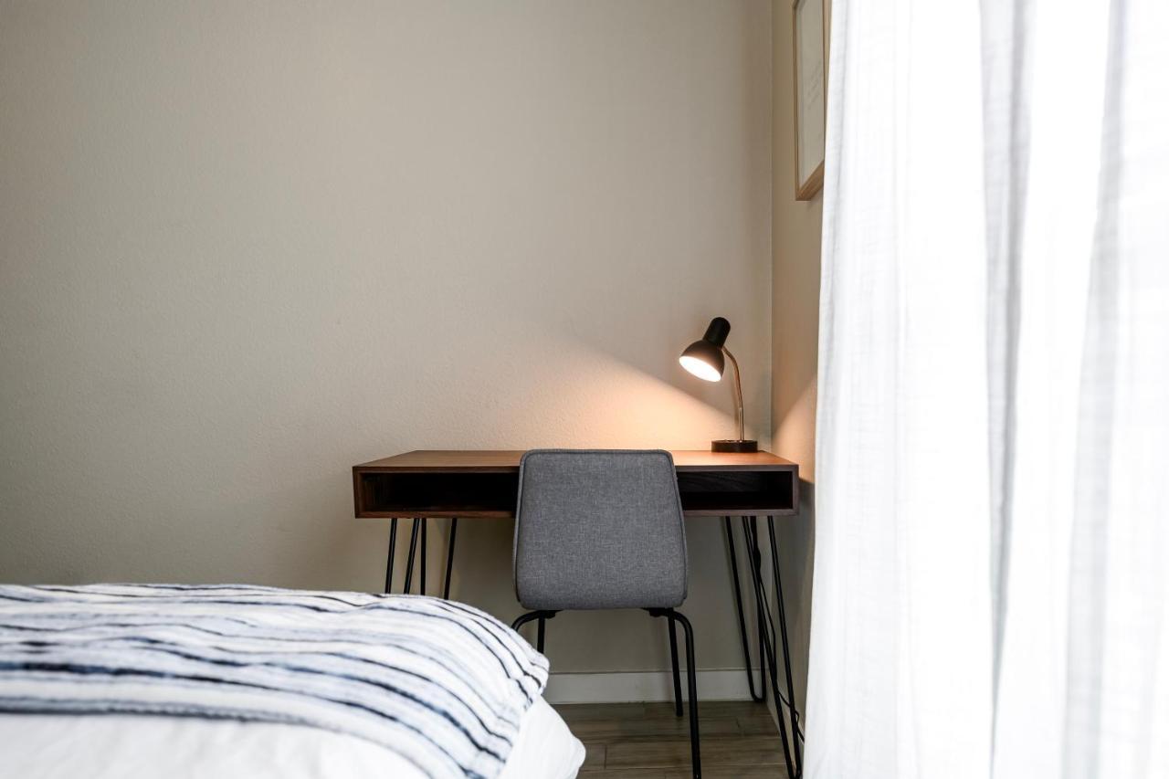 Your Central Urban Contemporary Oasis Apartamento Houston